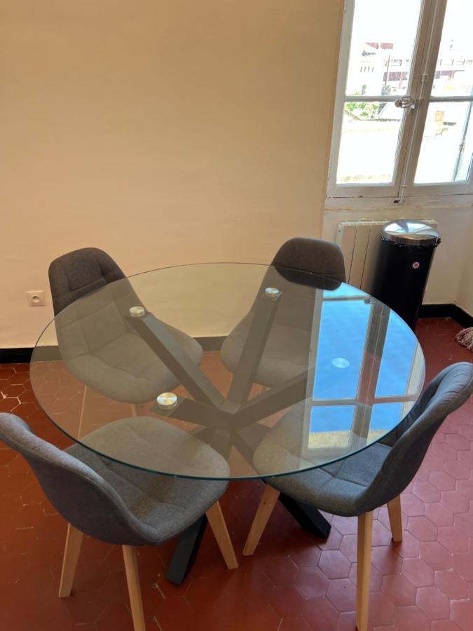 Typique 3 Fenetres Marseillais Apartment มาร์กเซย ภายนอก รูปภาพ